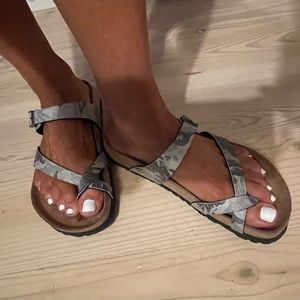 Papillon by Birkenstock Tabora Damask Grey sandal